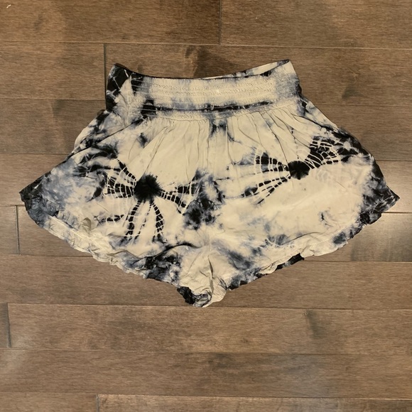 BNWOT American eagle tie-dye gypsy shorts - Picture 3 of 3